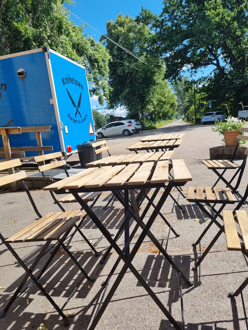 Knifetown Burgers Uppsala — smashburgare och glass på Kungsängsvägen