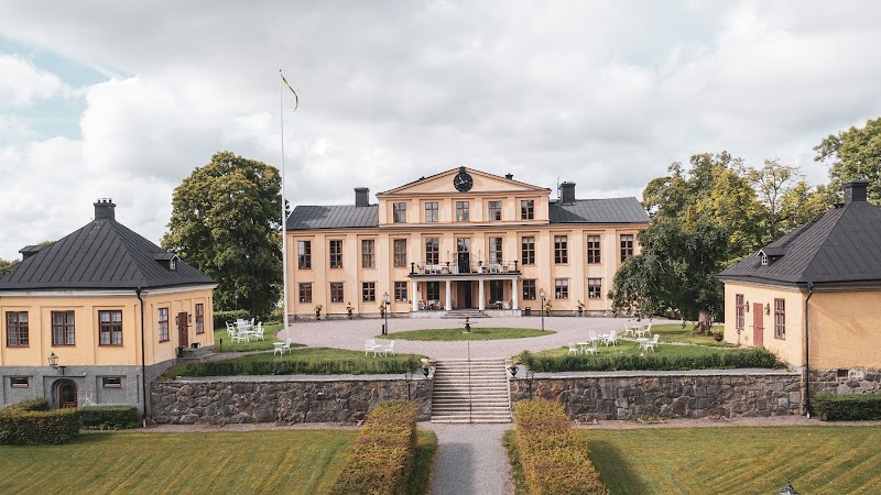Krusenberg Herrgård — Lugn hotellupplevelse vid sjön